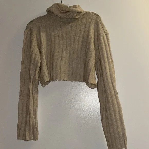 PrettyLittleThing Oatmeal Luxe Knit Wide Rib Cross Back Top Medium NWT - Picture 4 of 5